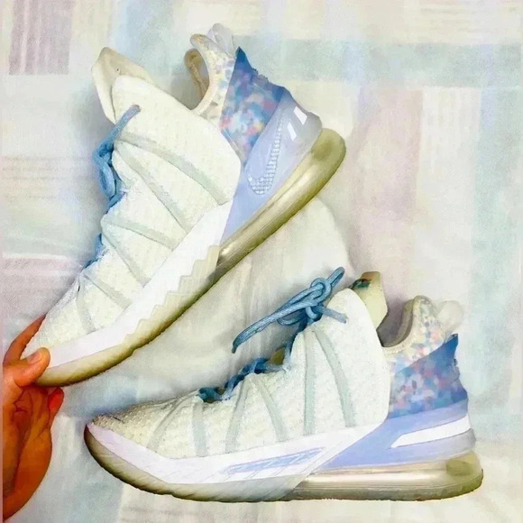 Nike LeBron  18. Clean condition - Picture 6 of 11